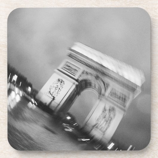 ヨーロッパ、フランス、パリ。凱旋門スピニング コースター (正面)