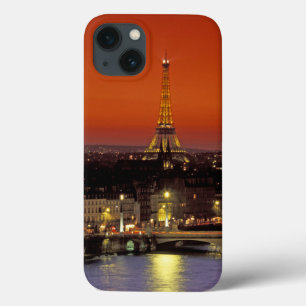 ヨーロッパ、フランス、パリ。夕焼けのエッフェル iPhone 13ケース