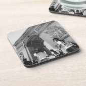 ヨーロッパ、フランス、パリ。軍隊式 コースター (左側)