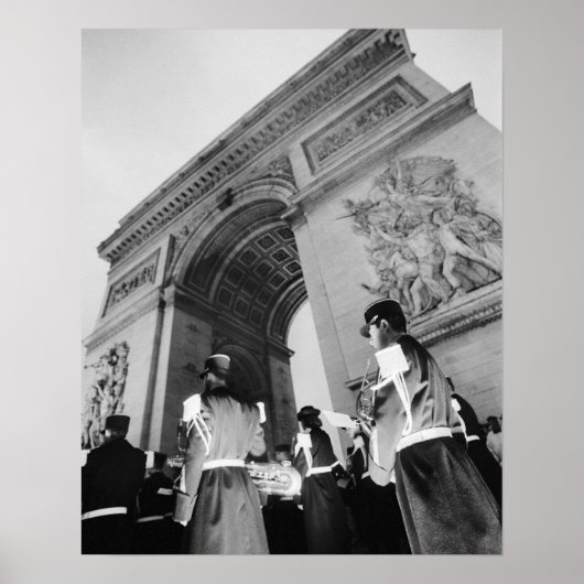 ヨーロッパ、フランス、パリ。軍隊式 ポスター (正面)