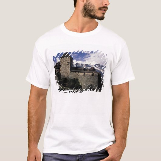 ヨーロッパ、リヒテンシュタイン、バドゥス。バドゥス城2 Tシャツ (正面)