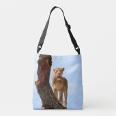 ライオネス。アフリカセレゲティ クロスボディバッグ (裏面)