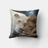 ライオンおよび雌ジシ クッション (裏面)