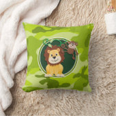 ライオンとサル；明るい緑の迷彩柄、迷彩 クッション (ブランケット)