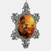 ライオンと小さな女の子 スノーフレークピューターオーナメント (左)