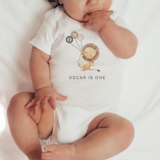ライオンと3ブラウンバルーン1st誕生日ベビーボディ ベビーボディスーツ
