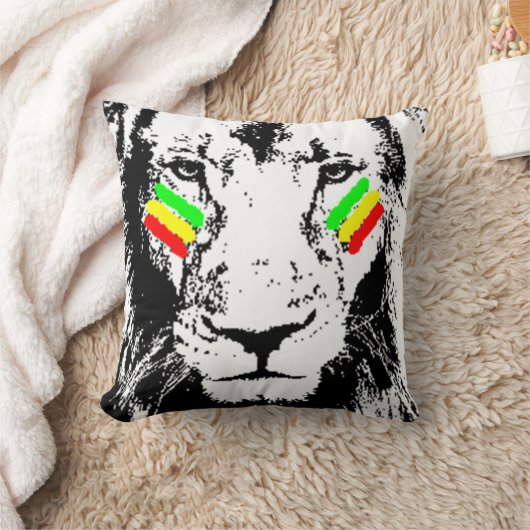 ライオンのラスタの目の黒の装飾用クッションの征服 クッション (ブランケット)