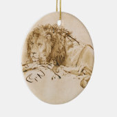 ライオンの休息(紙でペンとインク) セラミックオーナメント (右)
