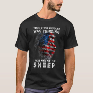 ライオンの国立記念日のあなたの最初の間違いの服 Tシャツ