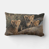 ライオンの子牛の三尾と母 ランバークッション (裏面)