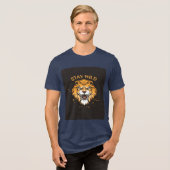 ライオンの顔 Stay Wild Tシャツ (正面全面)