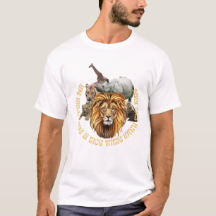 ライオンを中心とした野生の威厳のあるジャングル動物 Tシャツ