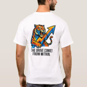 ライオンを超越 Tシャツ - 内的駆動力こそが成功の鍵 (裏面)