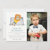 ライオンゴールキーパーサッカーの写真誕生日を蹴ろう サンキューカード (正面)