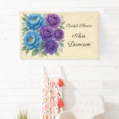 ライオンズブルーのピーコックとフィグパープルのローズ ブライダルシャワー 横断幕 (インサイチュ)