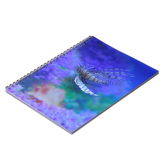 ライオンフィッシュ水族館フィッシュパープルプテロイゼブラフィッシュ ノートブック (左側)