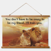 ライオンペアが一緒に座る 吊り下げ型タペストリー (正面)