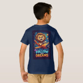 🦁 ライオン飛行機アドベンチャー キッズ グラフィック ✈️ Tシャツ (裏面フル)