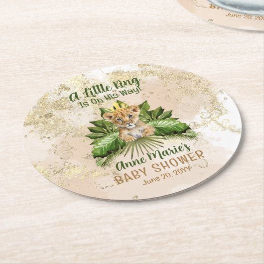 ライオンCub小さな王が彼の方法で赤ちゃんシャワー ラウンドペーパーコースター (アングル)