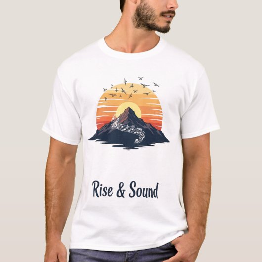 ライズ&サウンド – Mountain Sunset with Music Notes Tシャツ (正面)