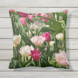 ライトおよび暗いピンクのチューリップのthrowpillow クッション