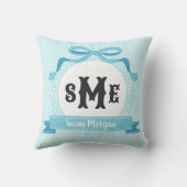 ライトアクアブルーリバースギリシャキーBowモノグラム クッション (裏面)