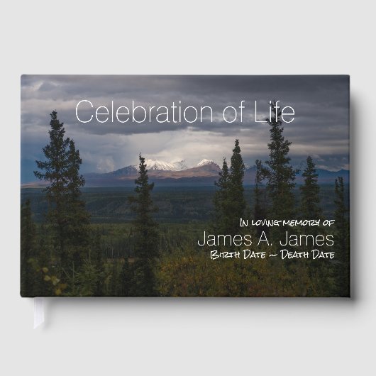 ライトアップされた山々アラスカ写真記念館 ゲストブック (正面)