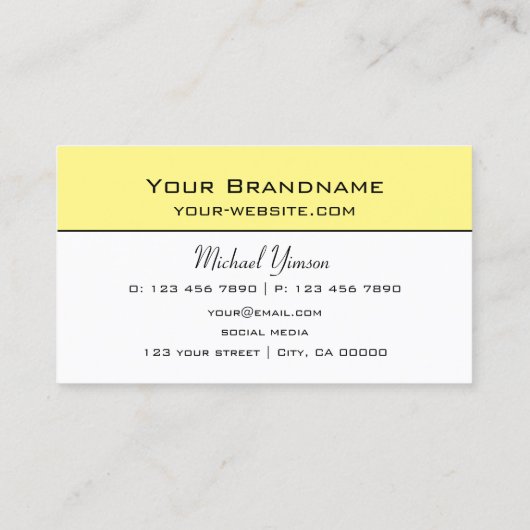 ライトイエローとホワイトのシンプルプロフェッショナル 名刺 (裏面)