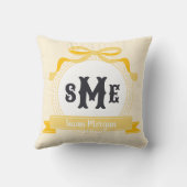 ライトイエロー リバース ギリシャ キー ボウ モノグラム クッション (裏面)