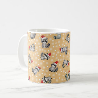 ライトオレンジのクリスマスアライグマと雪の結晶 コーヒーマグカップ
