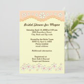 ライトオレンジシックスペタルフラワーブライダルシャワー招待状 招待状 (スタンド正面)