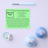 ライトグリーンフライヤー上の事業用製品又はサービス チラシ (シングル)