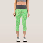 ライトグリーン、ライムグリーン、ベージュ色のパターン カプリレギンス (正面)