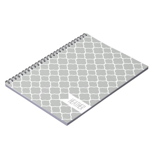 ライトグレパーソナライズされたークローバーパターン ノートブック (左側)