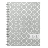 ライトグレパーソナライズされたークローバーパターン ノートブック (正面)