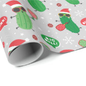 ライトグレーのかわいいクリスマスピクルス ラッピングペーパー (ロールコーナー)