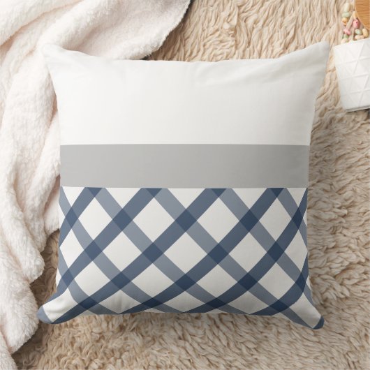 ライトグレーのアクセントを持つネイビーブルーとホワイトギンガム クッション (ブランケット)