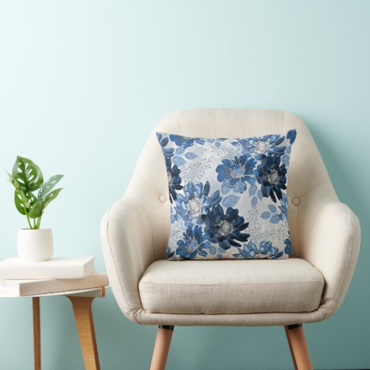 ライトグレーのライトブルーの濃い青の花 クッション (椅子)