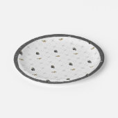 ライトグレーの卒業キャップとディプロマパターン ペーパープレート (アングル)