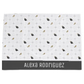 ライトグレーの卒業キャップとディプロマパターン ラージペーパーバッグ (正面)