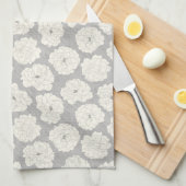 ライトグレーの白いバラ – シームレスなパターン。 キッチンタオル (四つ折り)