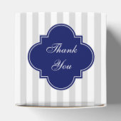 ライトグレーホワイトストライプネイビーブルーネームモノグラム フェイバーボックス (上部)