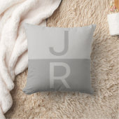 ライトグレー&グレイイニシャルモダンモノグラム クッション (ブランケット)