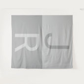 ライトグレー&グレイイニシャルモダンモノグラム タペストリー (正面(横))