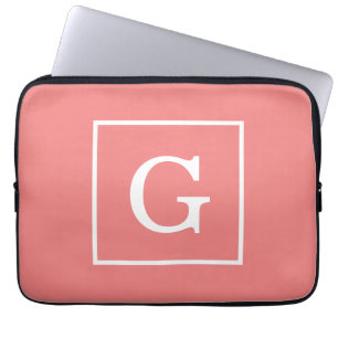 ライトコーラルホワイトフレームイニシャルモノグラム ラップトップスリーブ