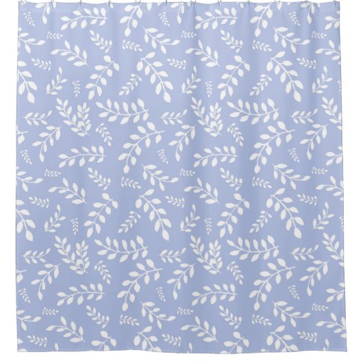 ライトスチールブルーの背景に白い葉 シャワーカーテン (正面)