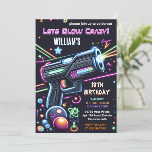 ライトネオングローアーケードガンレーザーラベル13誕生日 招待状 (スタンド正面)
