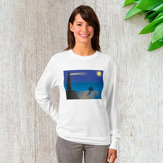 ライトハウスと帆船アットナイトムーンライト海 Tシャツ