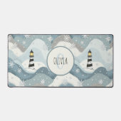 ライトハウスと氷の波の冬のモノグラム航海の デスクマット (正面)