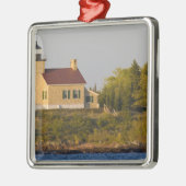 ライトハウスオンレイクスペリオア銅港 メタルオーナメント (左)